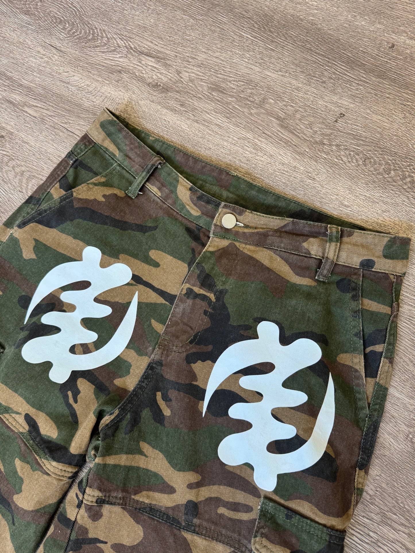 GYE NYAME CAMO JORTS
